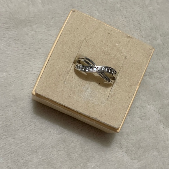 Jewelry - Sterling Silver IBB Clear Stone Infinity Crossover Ring size 8